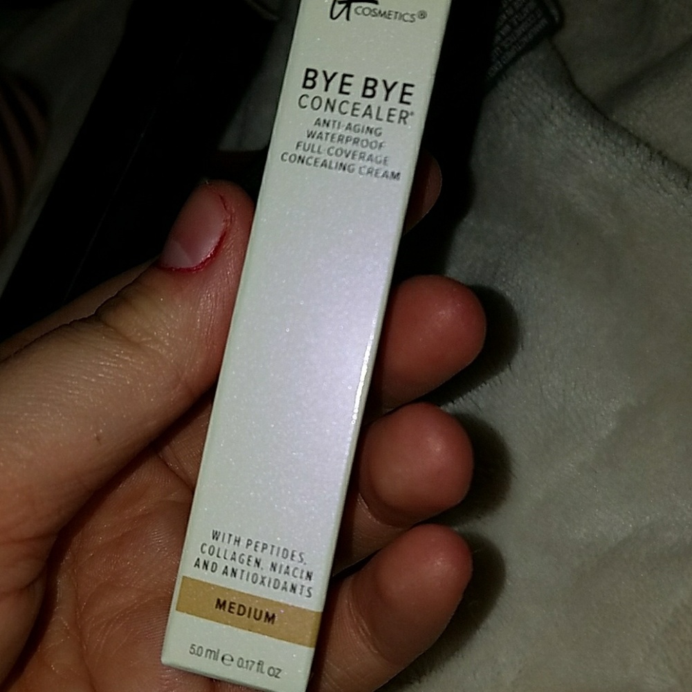 It cosmetics bye bye concealer